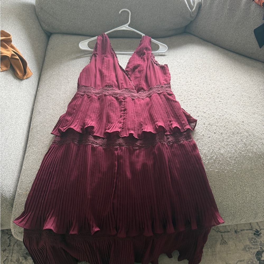 Elegant Burgundy Midi Dress